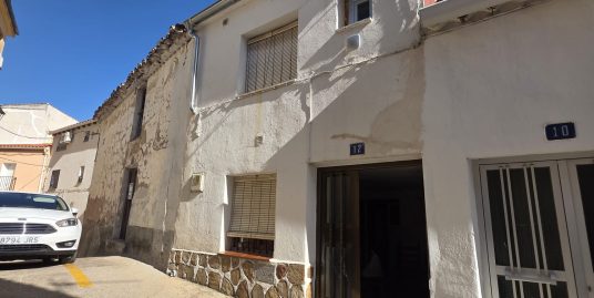 CASA EN ORCERA CON ESPECTACULARES VISTAS A LA SIERRA
